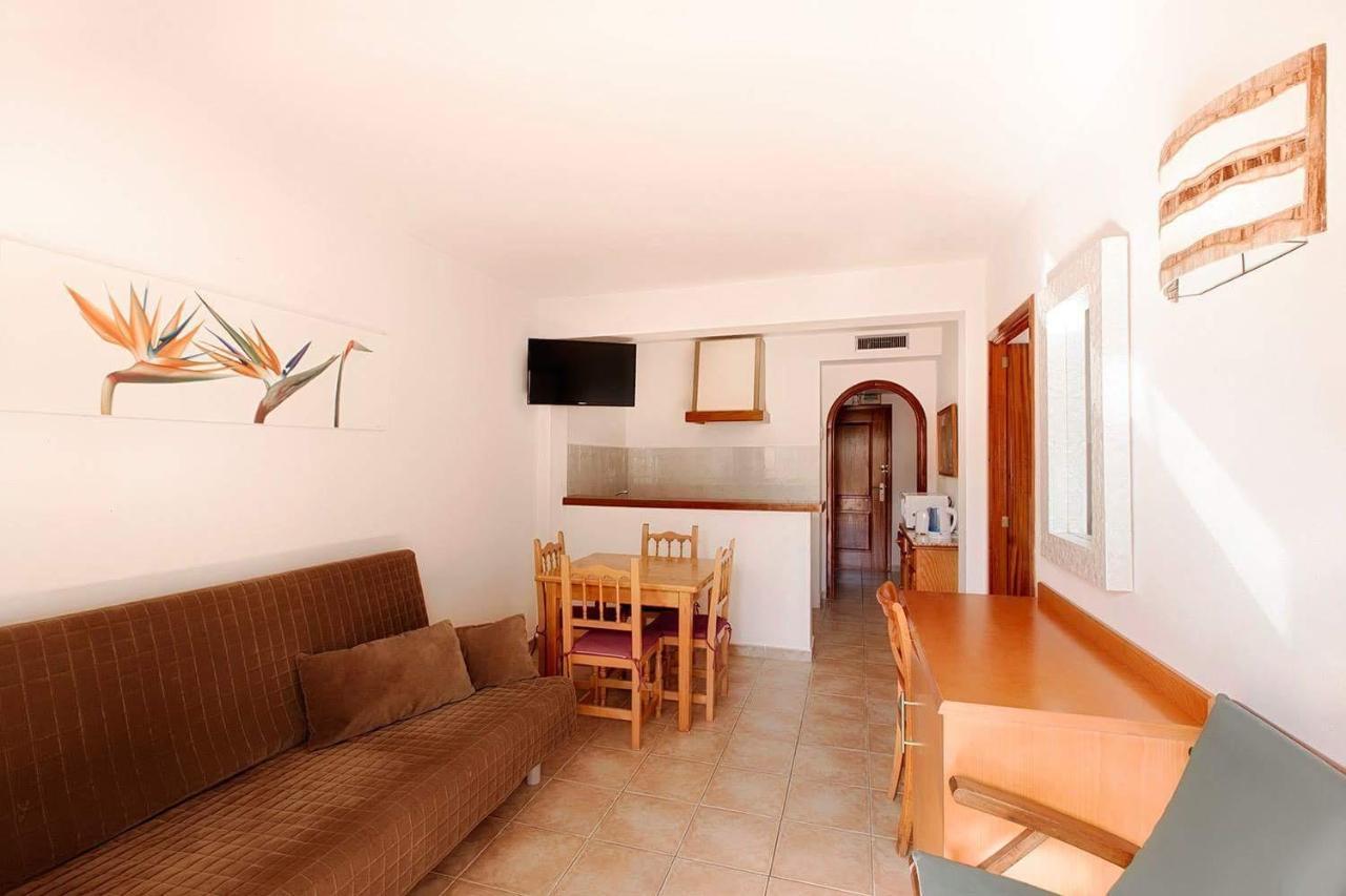 Apartamentos Colomar Playa DPlaya Des Figueral エクステリア 写真